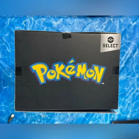 Pokémon 1/10 Scale Pikachu  Light FX Collector’s 13” Statue - BNIB - Very Epic - Picture 12 of 13